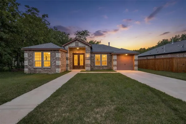 $278,000 | 343 North Morris Street, Gainesville, TX 76240