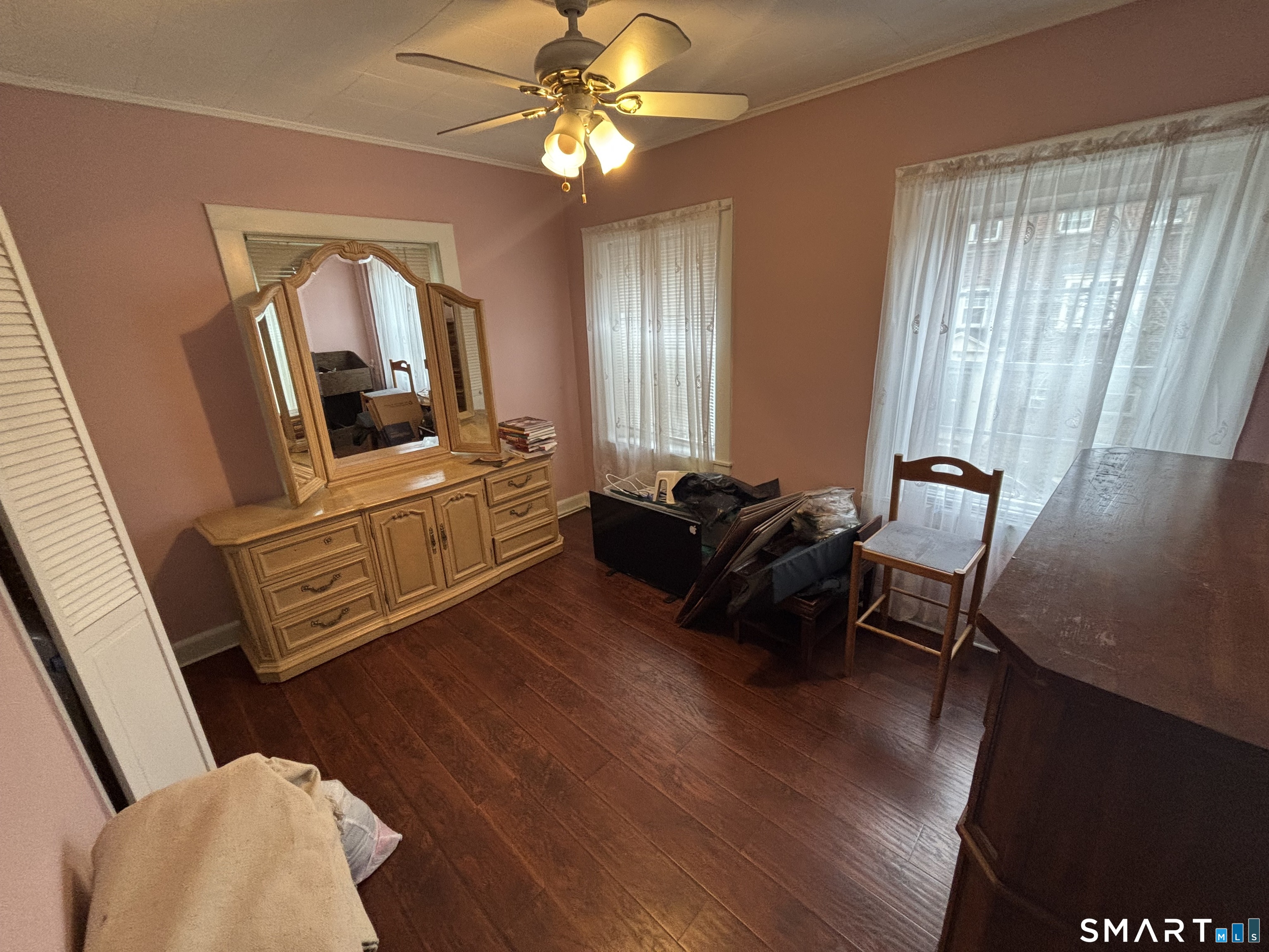 566 Wilmot Avenue Bridgeport, CT 06607 - Photo 7 of 10