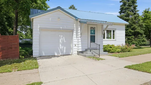 $225,000 | 222 East Grand Avenue, Chippewa Falls, WI 54729