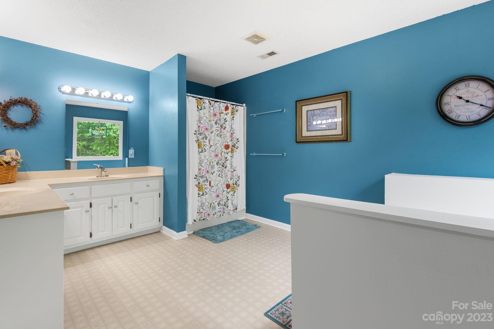 211 Fox Ridge Lane Hickory, NC 28601 - Photo 18 of 48 Gallery Image 18