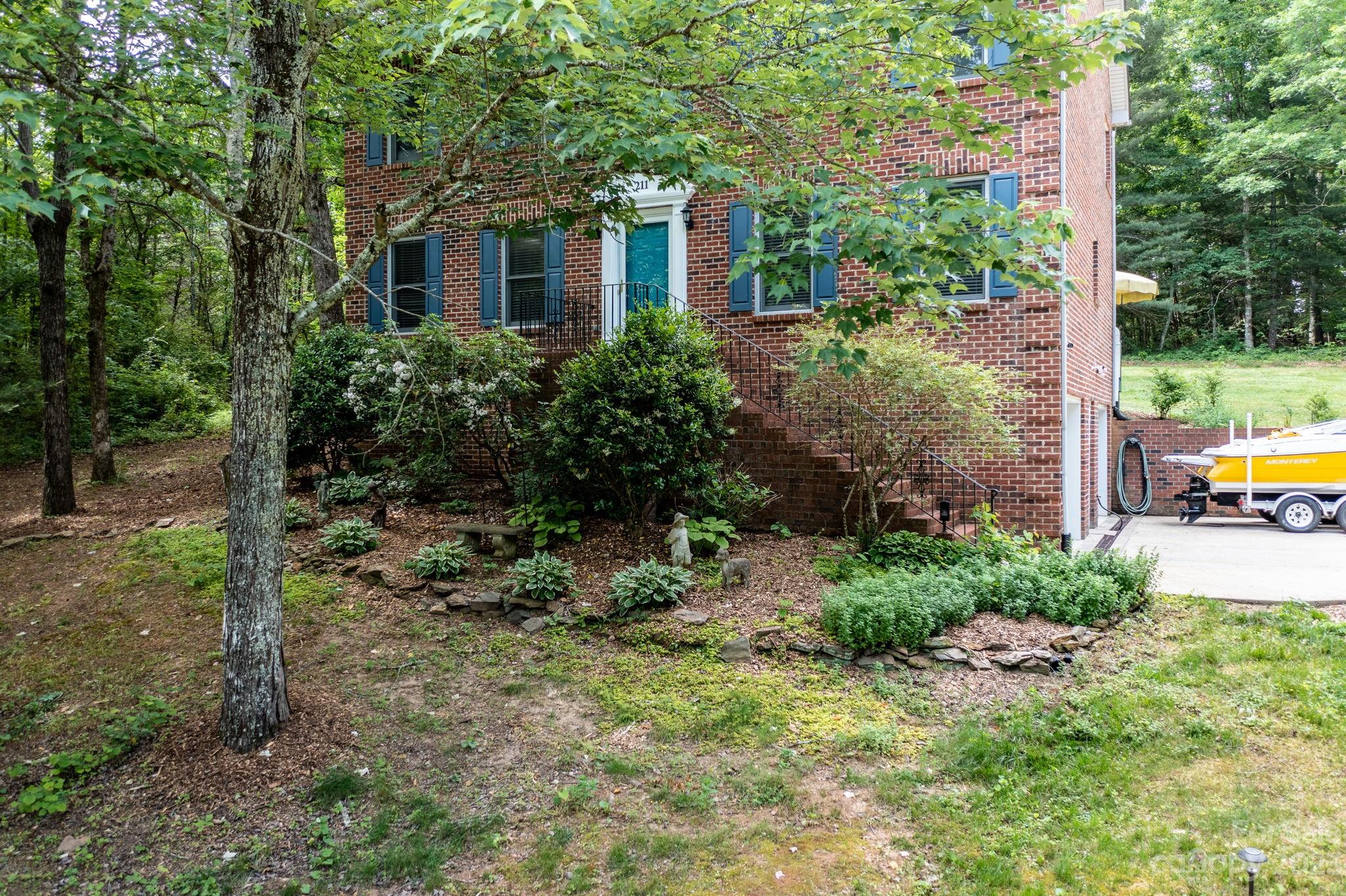 211 Fox Ridge Lane Hickory, NC 28601 - Photo 29 of 48 Gallery Image 29