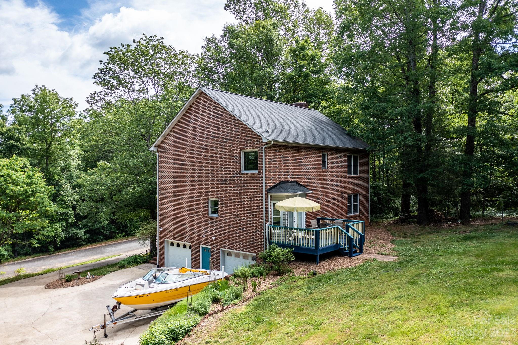211 Fox Ridge Lane Hickory, NC 28601 - Photo 32 of 48 Gallery Image 32