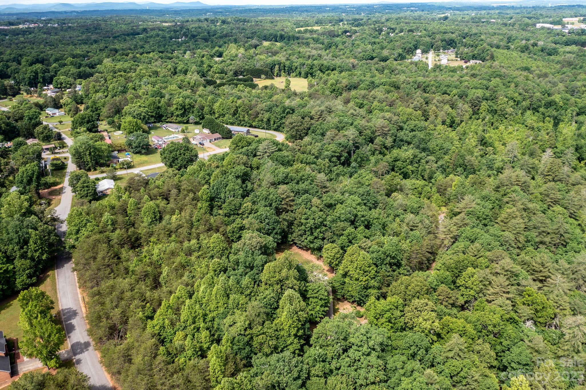 211 Fox Ridge Lane Hickory, NC 28601 - Photo 41 of 48 Gallery Image 41