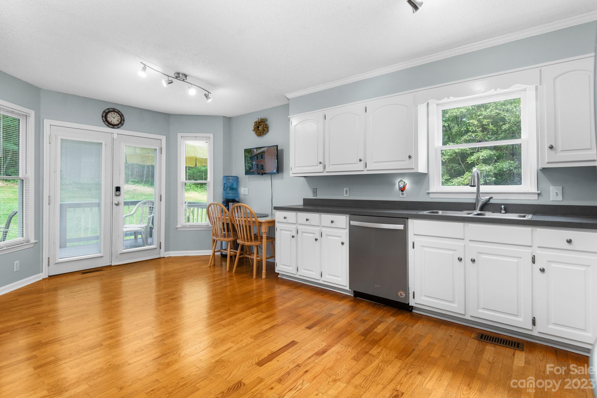 211 Fox Ridge Lane Hickory, NC 28601 - Photo 10 of 48 Gallery Image 10
