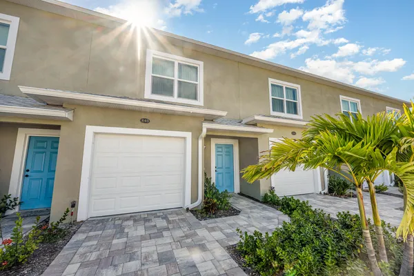 $2,270 | 900 Paddleboard Court, Melbourne, FL 32935