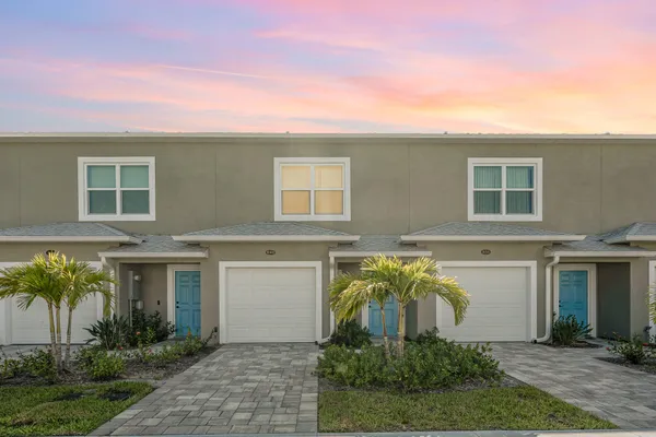 $2,270 | 900 Paddleboard Court, Melbourne, FL 32935