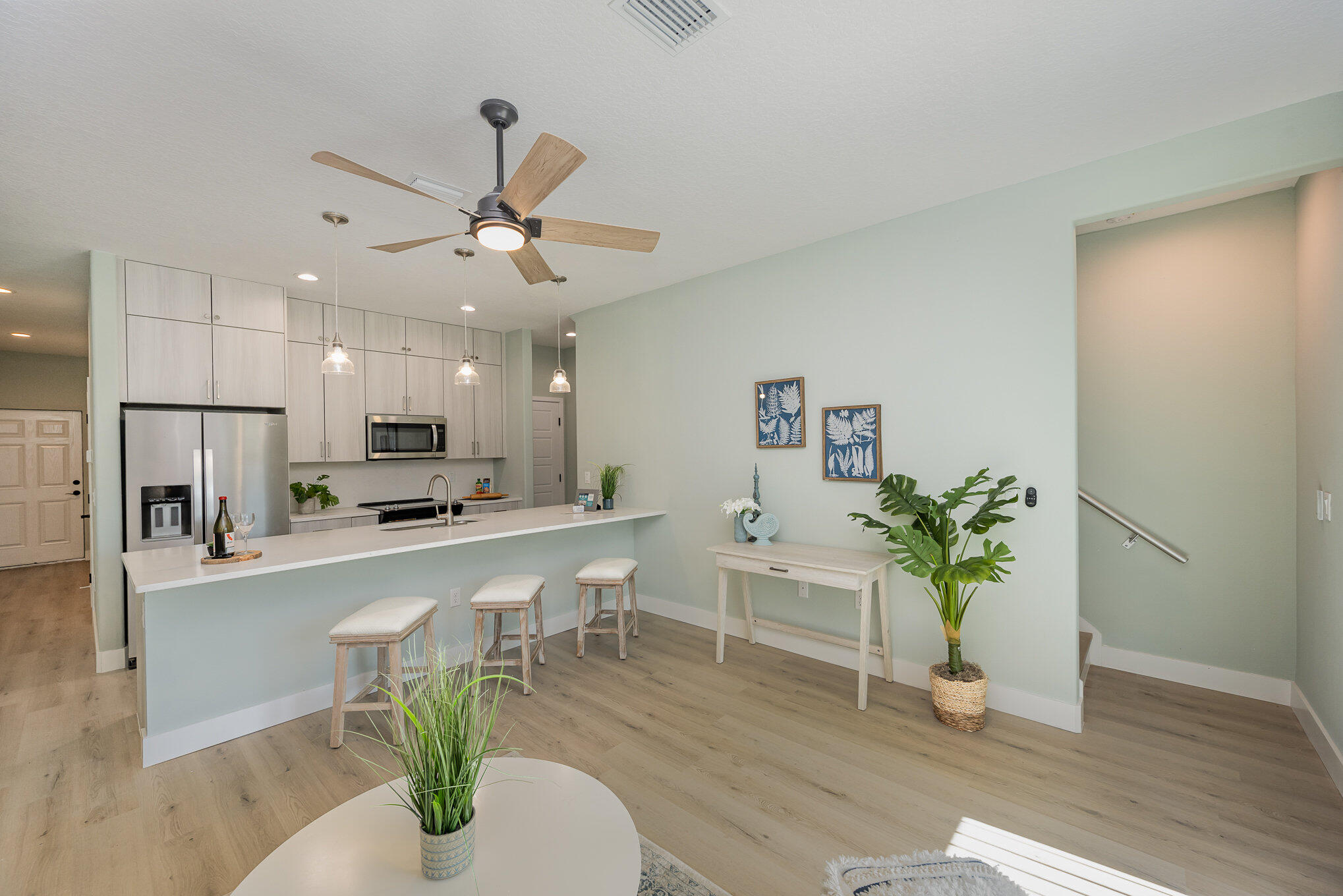 900 Paddleboard Court Melbourne, FL 32935 - Photo 5 of 32 a kitchen with a table and chairs