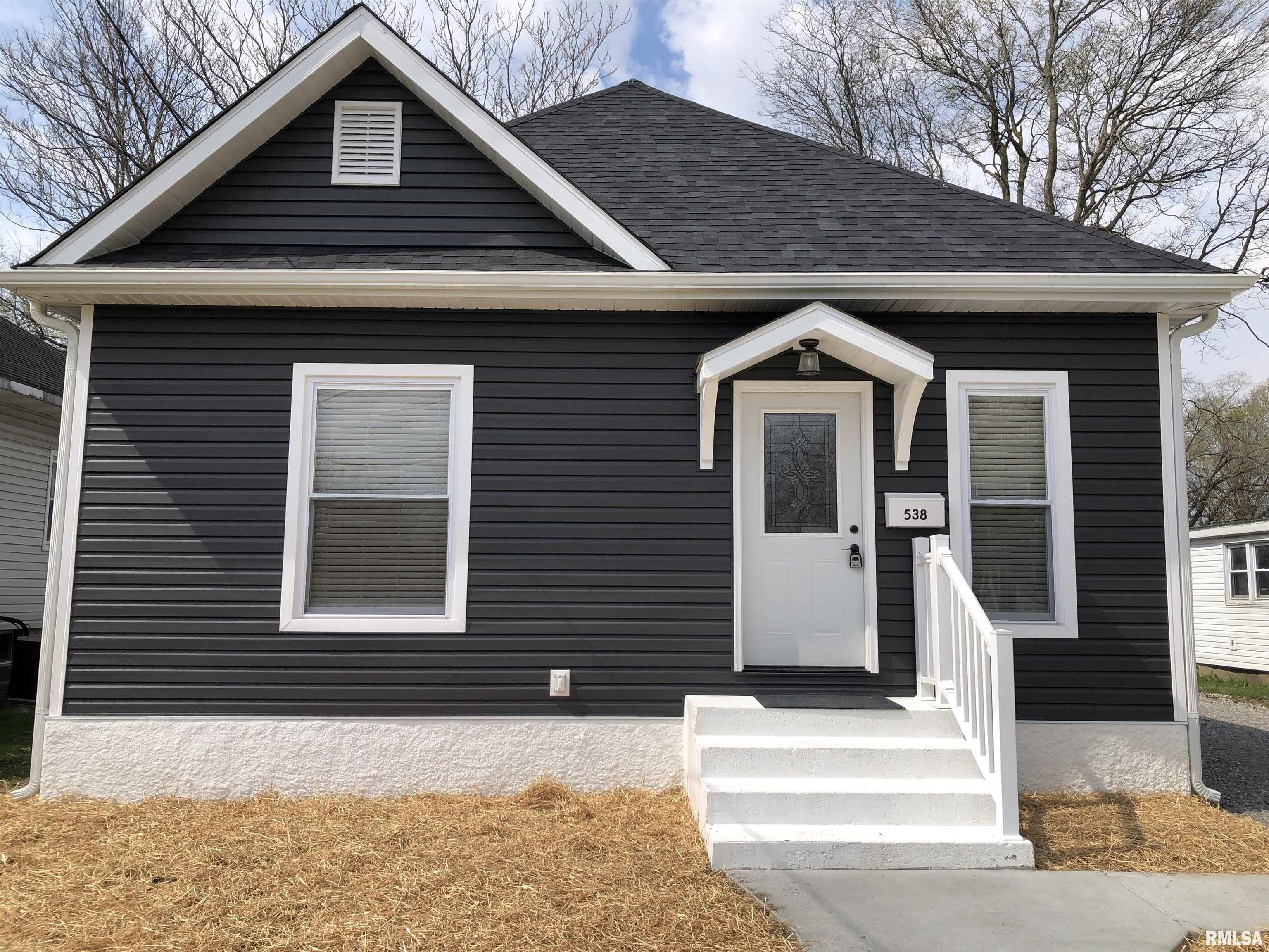 538 South Main Street Flora, IL 62839 - Photo 1 of 28 Gallery Image 1