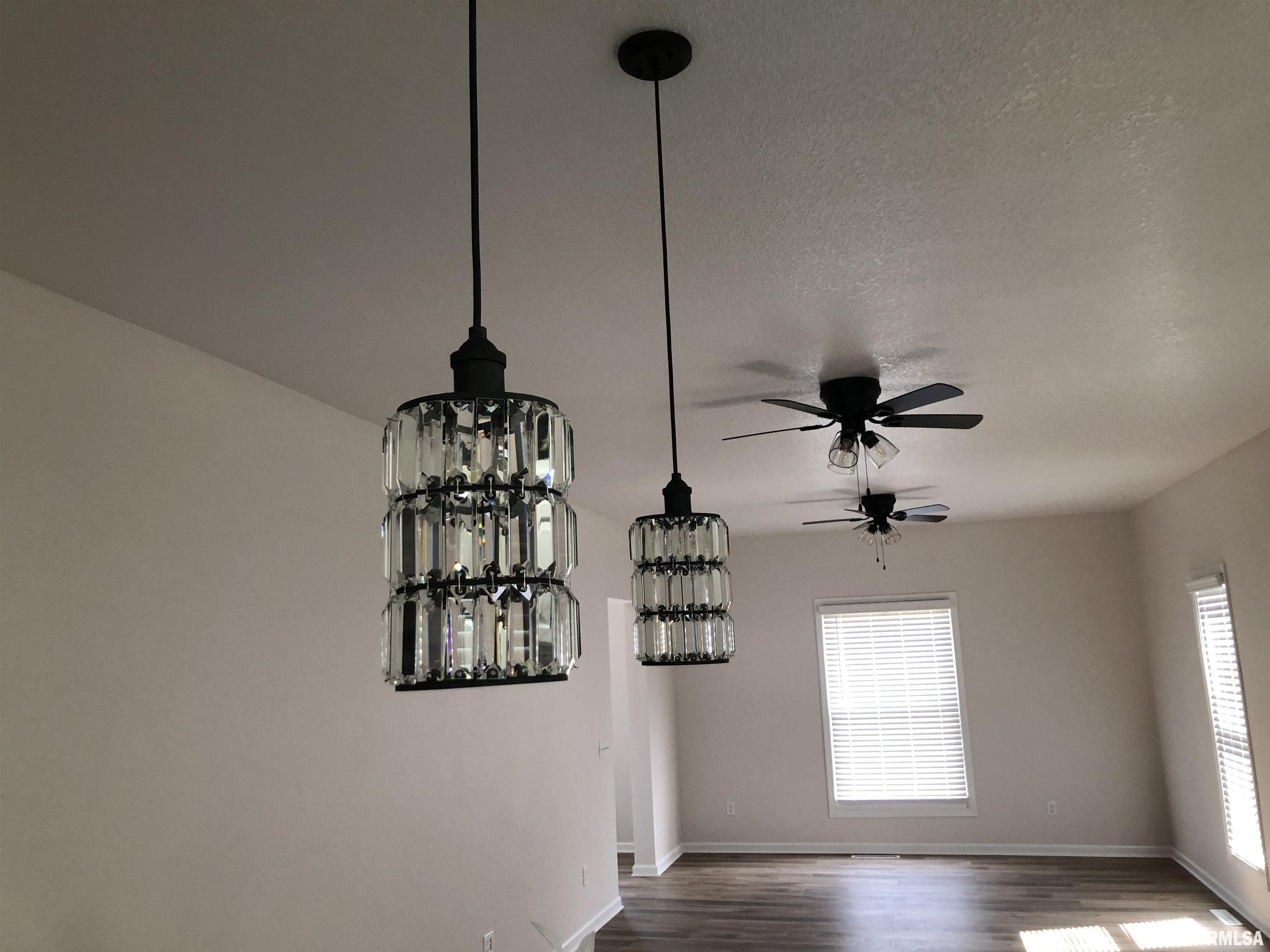 538 South Main Street Flora, IL 62839 - Photo 5 of 28 Gallery Image 5