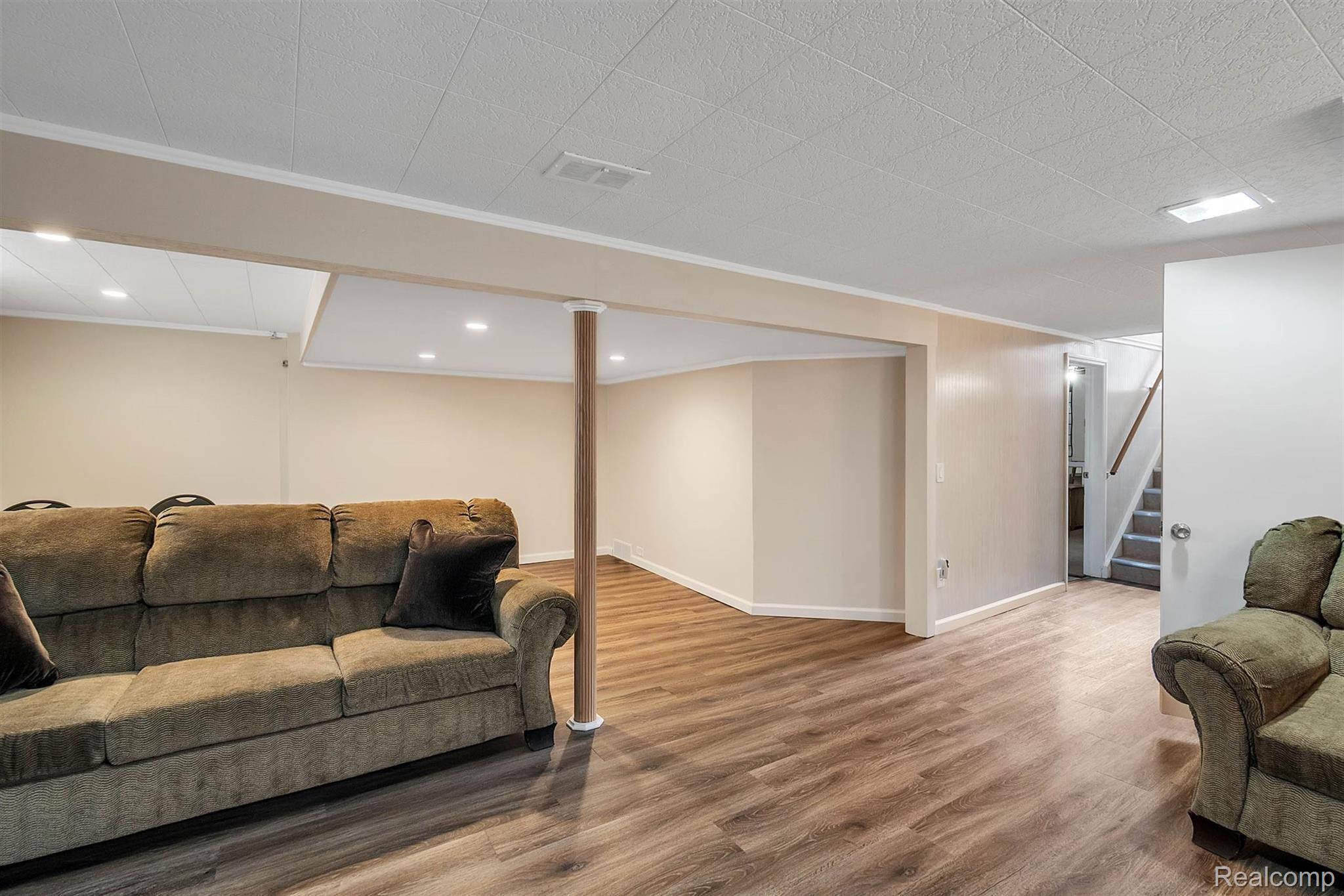 9925 Merriman Road Livonia, MI 48150 - Photo 24 of 36 31-9925 Merriman Rd-WindowStill-Real-Estate-Photography-31.jpg