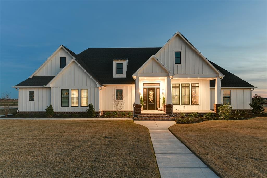 470 Forreston Road Waxahachie, TX 75165 - Photo 11 of 38 Modern inspired farmhouse with a front yard, board and batten siding, and a shingled roof