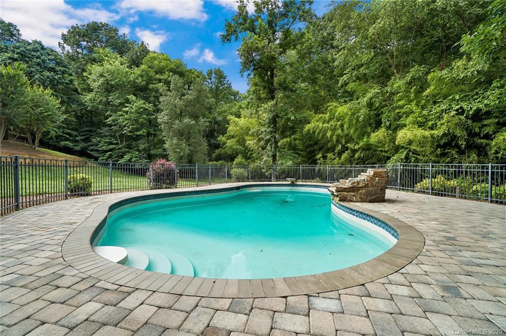 4450 Canoebrook Road Charlotte, NC 28210 - Photo 2 of 42 Gallery Image 2