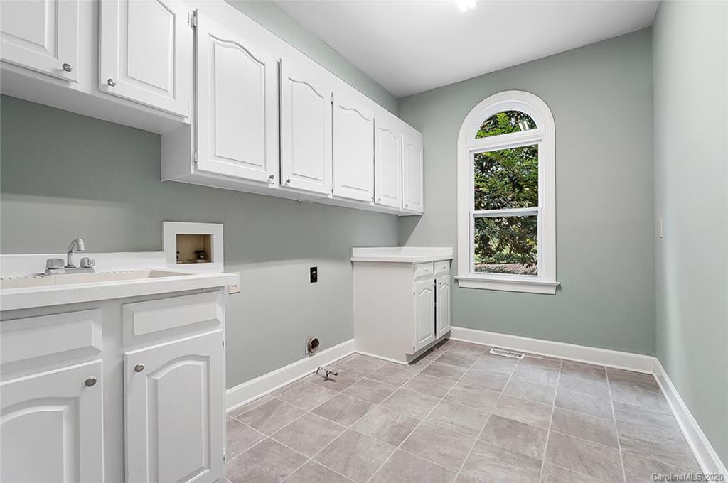 4450 Canoebrook Road Charlotte, NC 28210 - Photo 14 of 42 Gallery Image 14