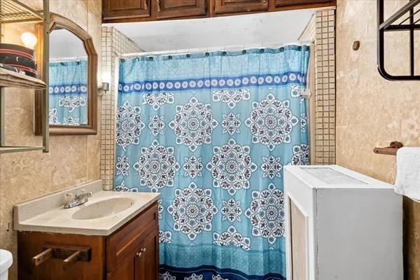 $799,900 | 33 Woodford Street, Worcester, MA 01604