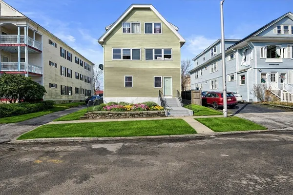$799,900 | 33 Woodford Street, Worcester, MA 01604