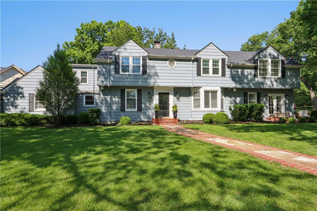 6920 Edgevale Road Kansas City, MO 64113 - Photo 1 of 36