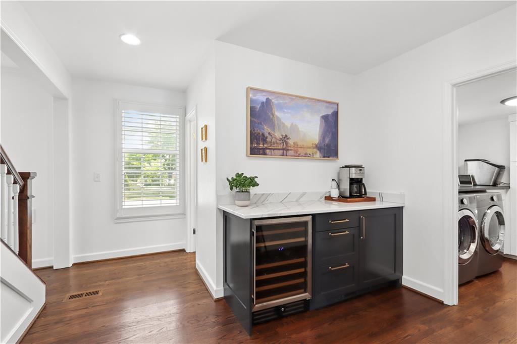 6920 Edgevale Road Kansas City, MO 64113 - Photo 8 of 36