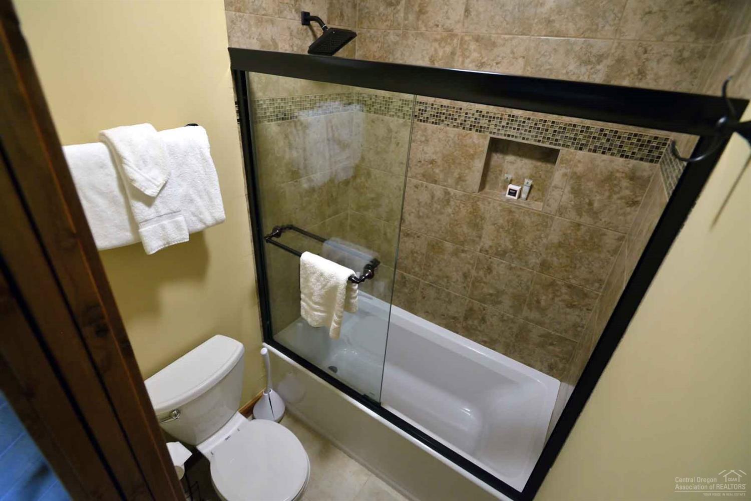 32 Meadow House Loop Sunriver, OR 97707 - Photo 13 of 15 Additional Photo