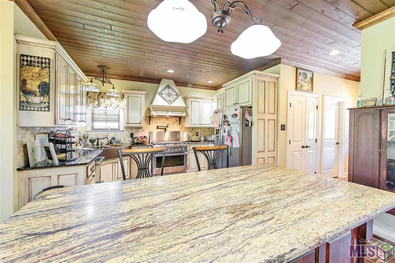 286 Choctaw Road Thibodaux, LA 70301 - Photo 4 of 13 Kitchen