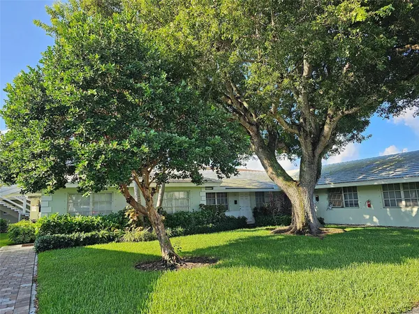 $1,825 | 2120 Northeast 41st Street, Unit D, Lighthouse Point, FL 33064