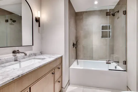 $3,495,000 | 6 Joseph Francis Boulevard, Sag Harbor, NY 11963
