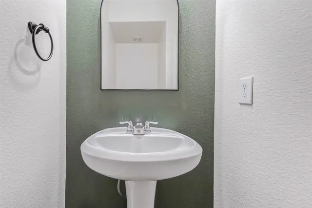 $2,650 | 3210 Montclair Orchard Trace, Spring, TX 77386