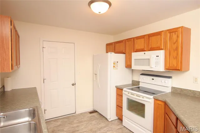 $239,900 | 689 Antler Court, Sullivan, MO 63080