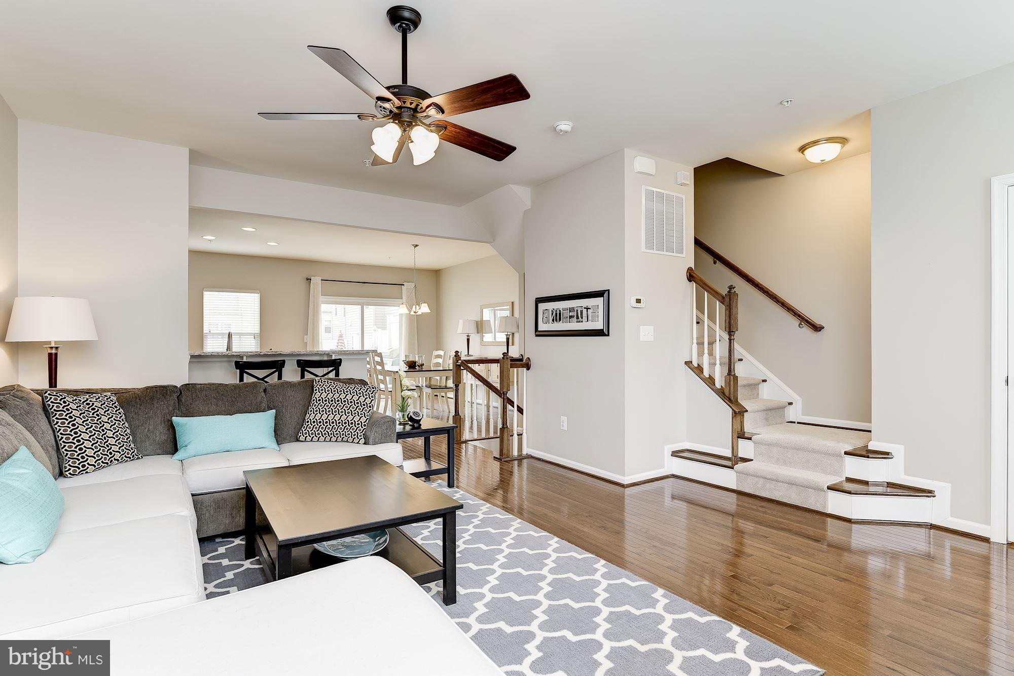 7306 Summit Rock Road Elkridge, MD 21075 - Photo 5 of 27 Living Room