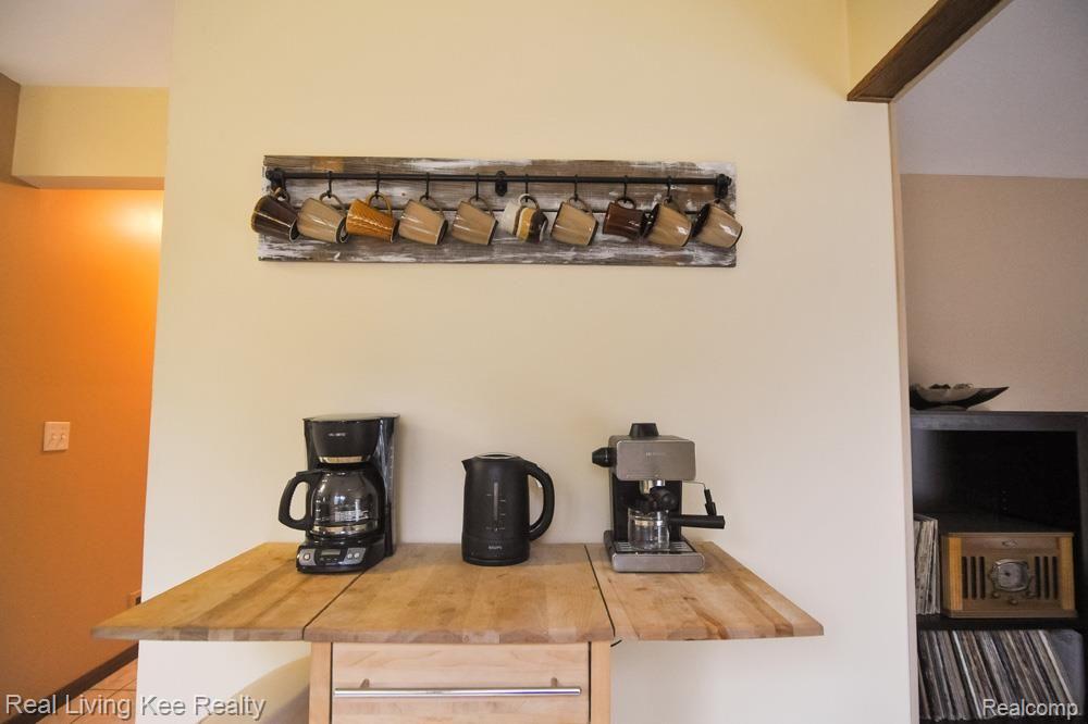 1695 Dancer Drive Rochester, MI 48307 - Photo 15 of 29 113-Hoover House.jpg