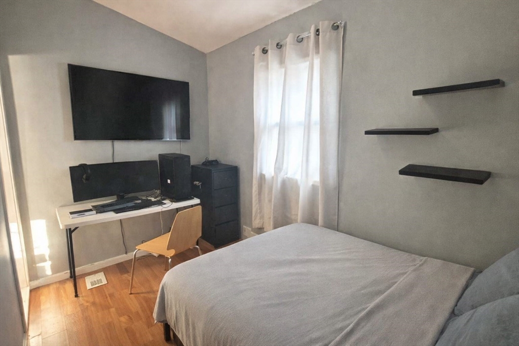 23 Stillman Street Framingham, MA 01702 - Photo 10 of 35