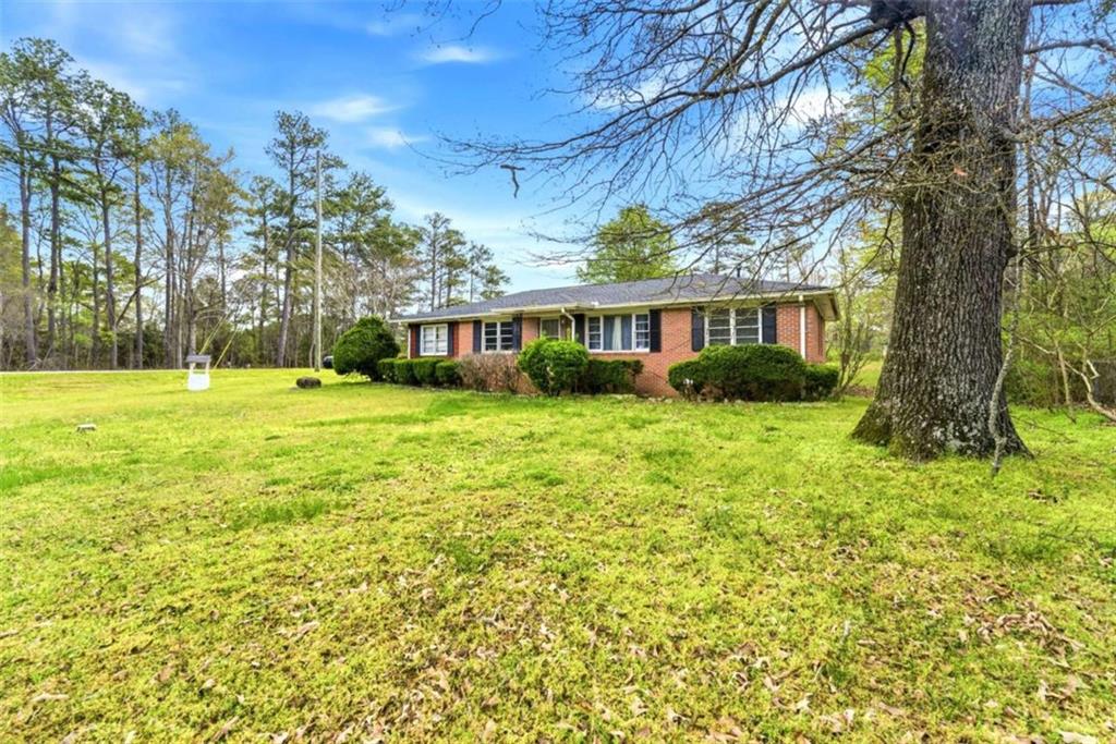 1820 Smyrna Road Southwest Conyers, GA 30094 - Photo 4 of 20