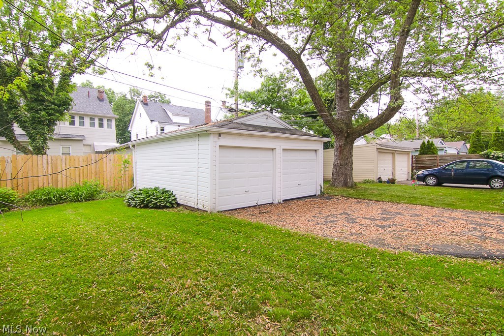 1131 Quilliams Road Cleveland, OH 44121 - Photo 5 of 35 Gallery Image 5