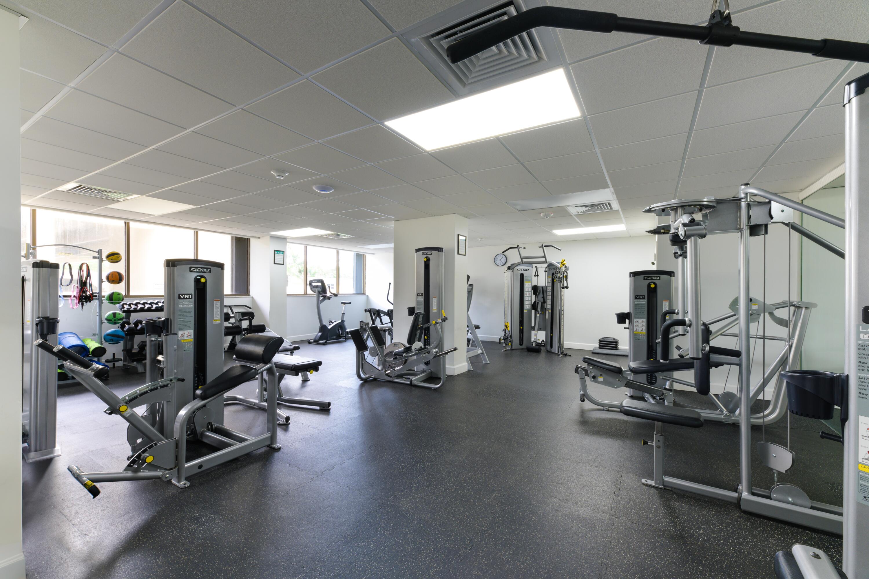 5600 North Flagler Drive, Unit 1207 West Palm Beach, FL 33407 - Photo 25 of 32 a view of a room with gym equipment