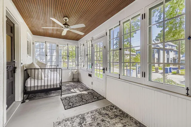 $1,895 | 1834 Fillmore Street Northeast, Unit 2, Minneapolis, MN 55418