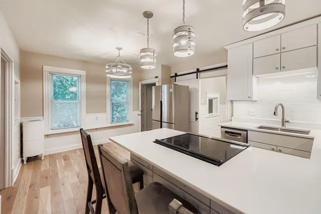 $1,895 | 1834 Fillmore Street Northeast, Unit 2, Minneapolis, MN 55418