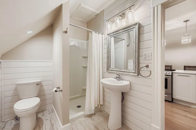 $1,895 | 1834 Fillmore Street Northeast, Unit 2, Minneapolis, MN 55418