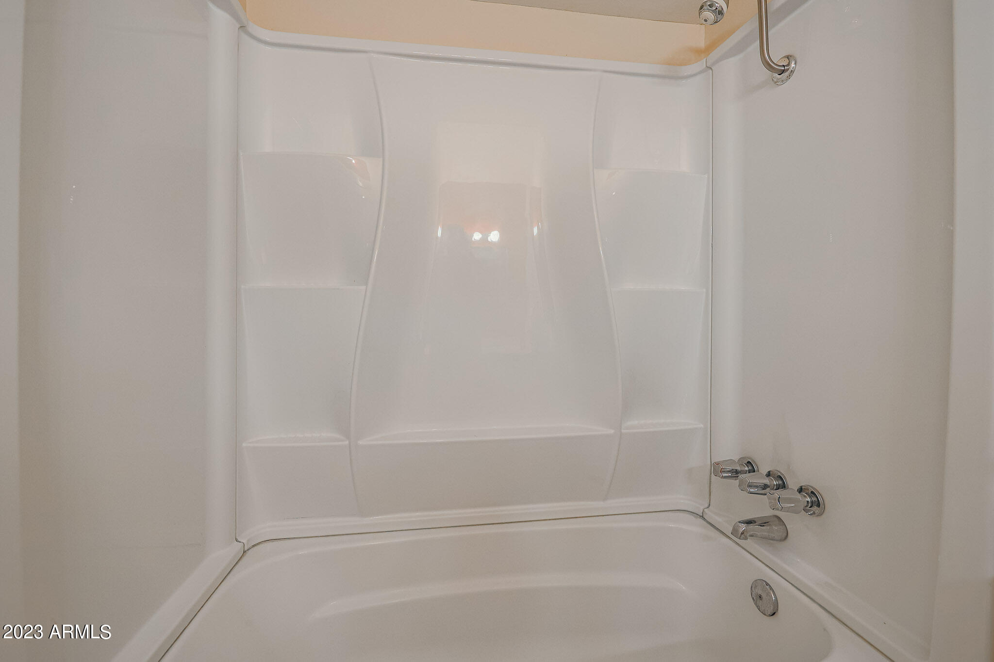 5550 North 12th Street, Unit 24 Phoenix, AZ 85014 - Photo 18 of 20 a close up of a bathtub