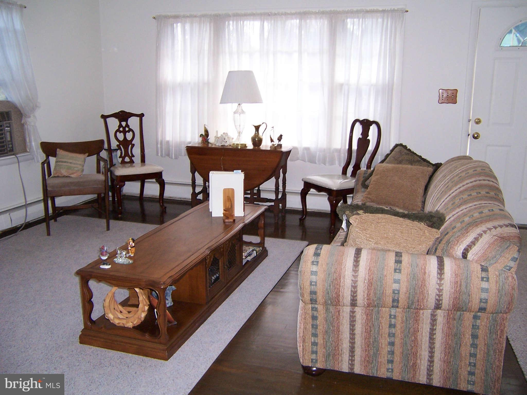 1524 Pine Road St. Leonard, MD 20685 - Photo 5 of 12 Living Room