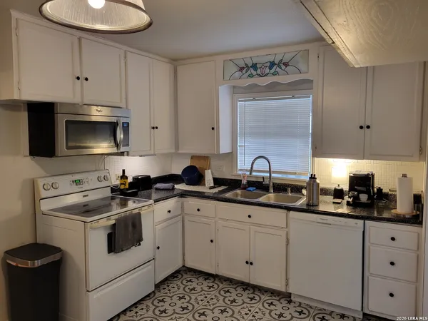 $1,500 | 558 Adrian Drive, San Antonio, TX 78213