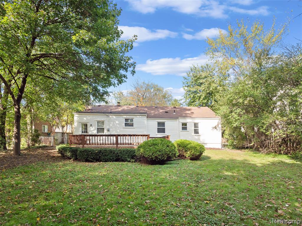 2046 Yorkshire Road Birmingham, MI 48009 - Photo 39 of 43