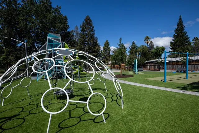 a black and white photo of a living room