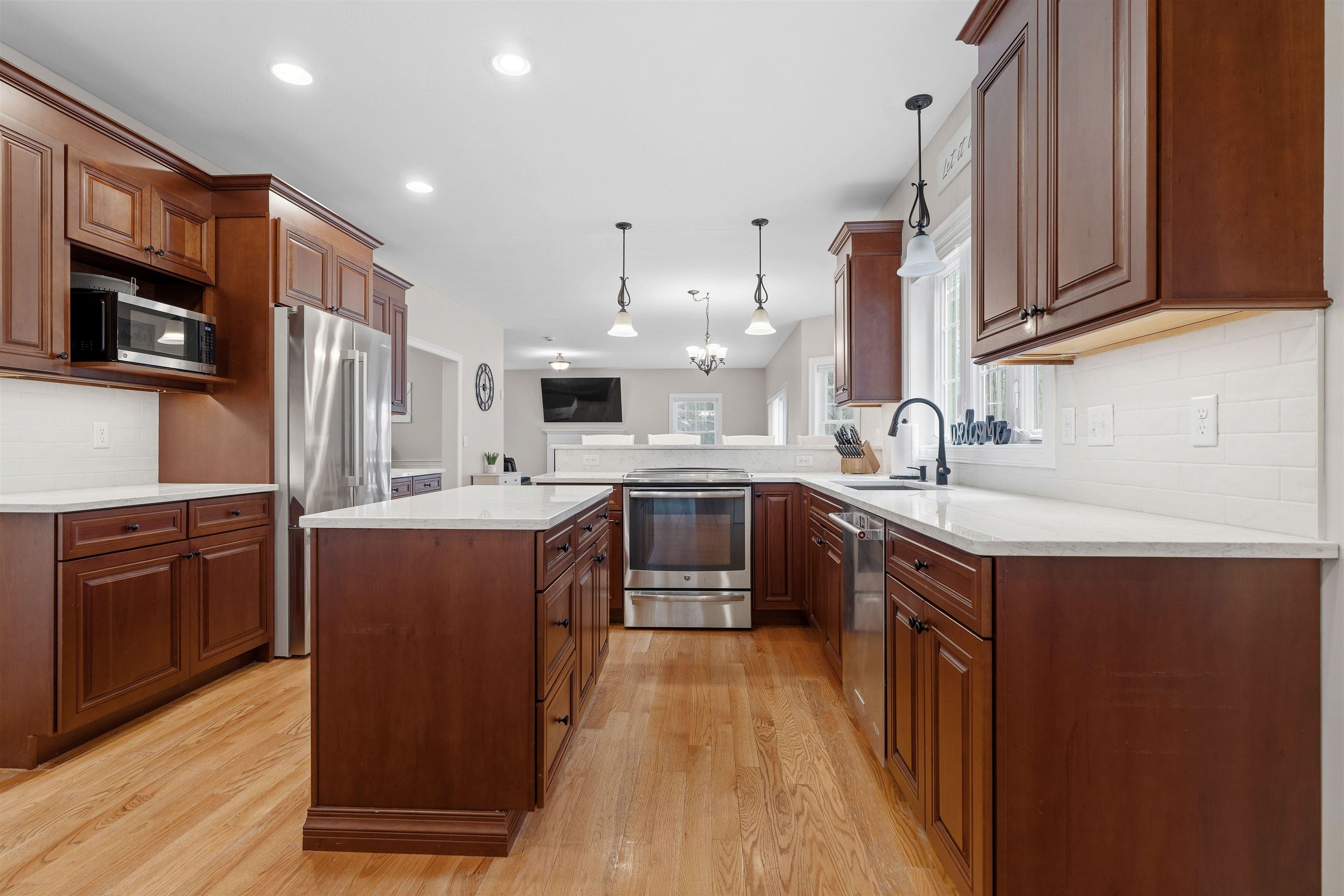 18 Longmeadow Road Windham, NH 03087 - Photo 6 of 42 Gallery Image 6