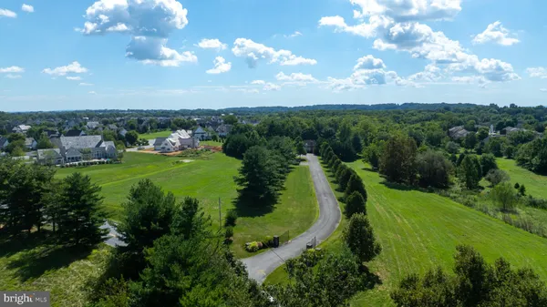 $3,195,000 | 914 Meadowbreeze Lane, Lititz, PA 17543