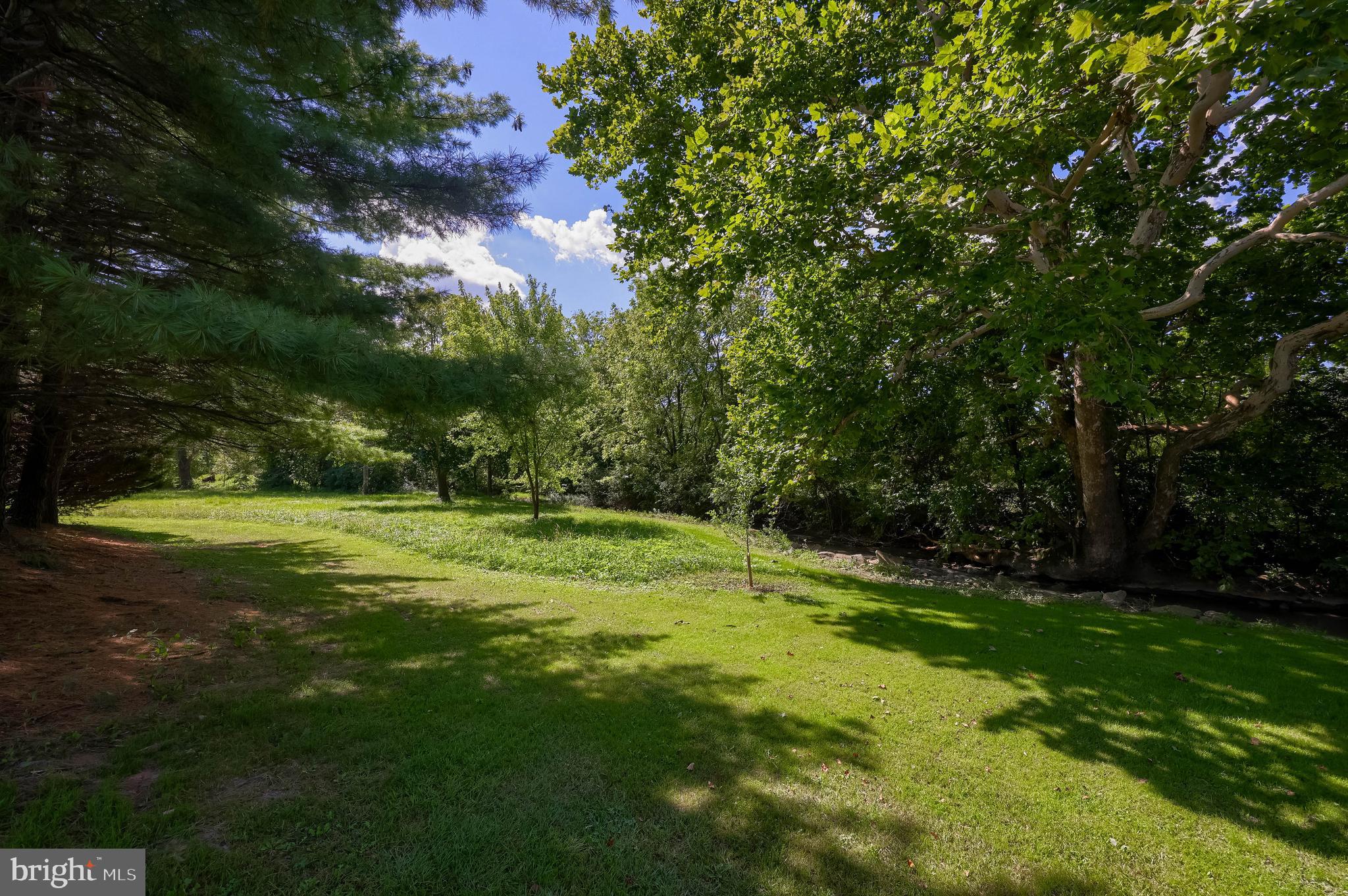 914 Meadowbreeze Lane Lititz, PA 17543 - Photo 6 of 37