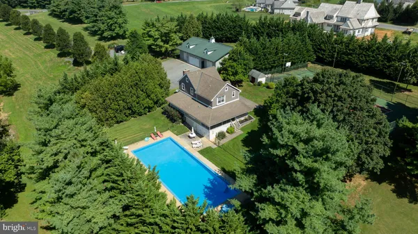 $3,195,000 | 914 Meadowbreeze Lane, Lititz, PA 17543