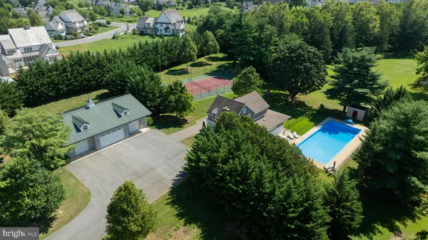 $3,195,000 | 914 Meadowbreeze Lane, Lititz, PA 17543