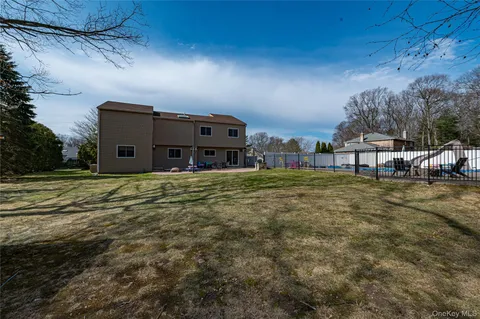 $1,300,000 | 19 Tamara Court, Melville, NY 11747