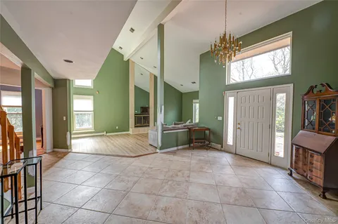 $1,300,000 | 19 Tamara Court, Melville, NY 11747