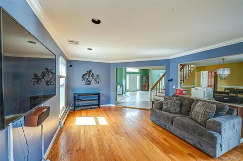 $1,300,000 | 19 Tamara Court, Melville, NY 11747