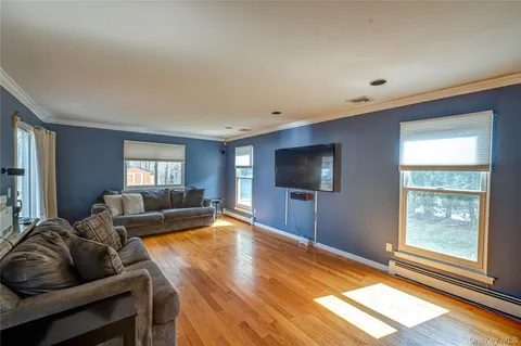 $1,300,000 | 19 Tamara Court, Melville, NY 11747